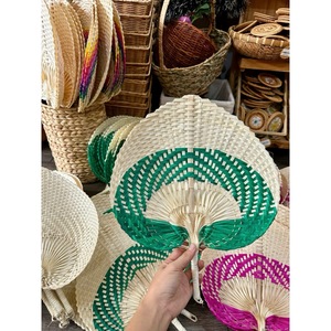 Abanico Plegable de Bambú Vintage, Hecho a Mano, con Patrón Grabado, Decoración para Fiestas, Regalo - Product Image 5