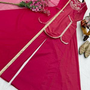 Traje Sharara de Seda Romana Simar Premium con Bordado de Lentejuelas y Dupatta de Seda Organza para Colección de Bodas a Precio Mayorista - Product Image 4