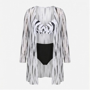 Ensemble bikini en mousseline de soie à imprimé géométrique pour femme avec haut croisé à nouer et bas taille haute - Product Image 1