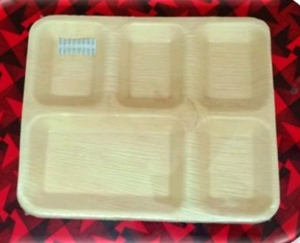 Plaque jetable compostable en feuille de palmier pour les occasions de fête - Product Image 1