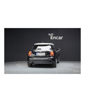 Mini Cooper 2022/1, 5 Puertas, Classic Plus, 29,950 km, Asientos de Cuero, Volante a la Izquierda, Cámara Trasera - Product Image 4