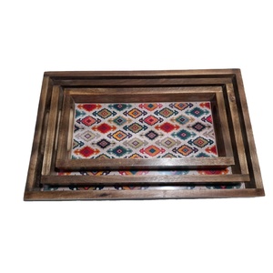 Juego más vendido de 3 bandejas de servicio de madera de mango natural con impresión personalizable - Product Image 1