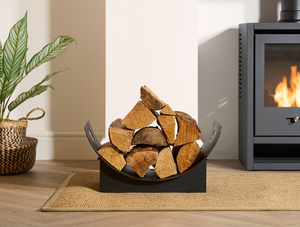 Porte-bûches décoratif en métal pour cheminée, durable et résistant à la rouille, idéal pour le bois de chauffage - Product Image 1