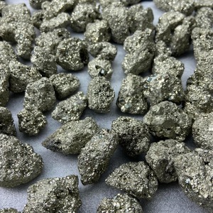 Piedras Preciosas Trimurti, Pirita Natural en Bruto de Tamaño Pequeño, Cristal en Bruto, Especímenes Minerales, Decoración Curativa, Fabricación de Joyas - Product Image 3