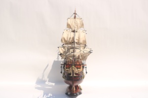 Maquette de bateau en bois HMS Victory de style nautique européen, technique de peinture à la main, design élégant de grand navire, décoration d'intérieur - Product Image 3