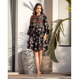 Haut tunique à la mode pour femmes, manches longues, mélanges de coton, détails de broderie - Product Image 1