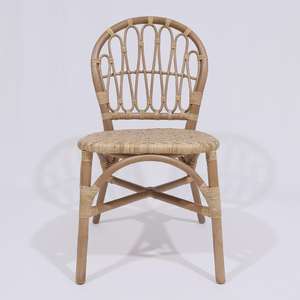 Chaise de salle à manger moderne en rotin naturel avec dossier incurvé, design léger et écologique pour hôtels et restaurants - Product Image 1