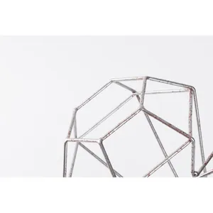 Support décoratif pour bouteille fait main, décoration intérieure de luxe en métal, support minimaliste pour bouteille de vin en métal, durable, style farmhouse - Product Image 2