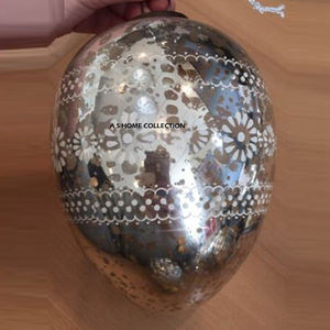 Boîte décorative de Noël en métal de style nouveau et attrayant, ornement de sapin de Noël en forme de Père Noël - Product Image 3