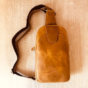 Bolso bandolera moderno de buena calidad, personalizado, de cuero genuino, duradero, con correa para el pecho y el hombro, el más demandado, hecho con el mejor material, bolso de cuero para el pecho. - Product Image 3