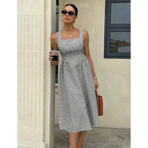 Robe décontractée pour femme, robes douces personnalisables pour femme, disponibles en différentes tailles, options de tissus, couleur personnalisée, col rond, moderne - Product Image 5