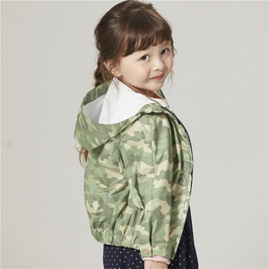 Manteau de veste imperméable vert camouflage ODM OEM à manches raglan pour filles - Product Image 4