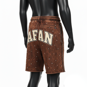 Shorts en molleton de coton premium 340 GSM, effet délavé, marron vintage, avec patch en chenille clouté, logo personnalisé, pour homme - Product Image 5