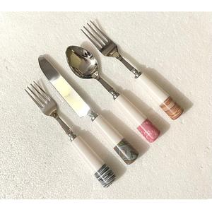 Juego de cubiertos de acero inoxidable 304 de último diseño con mango de piedra, juego de tenedor, cuchillo y cuchara para mesa, cubertería plateada y dorada - Product Image 1
