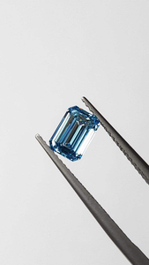 Diamant de laboratoire 1 carat VVS2 Radiant Fancy Blue taille émeraude, pierre précieuse lâche certifiée IGI pour la fabrication de bijoux, modèle AURA LUXURIA LG9 - Product Image 6