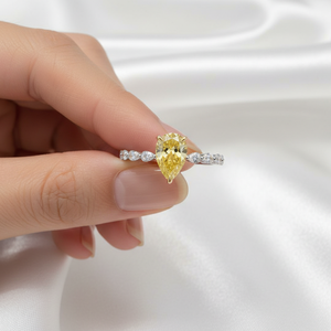 Bague de fiançailles tendance en argent sterling 925 avec diamant jaune taille poire de 1,25 carat, sertie de griffes et pierres latérales, cadeau pour femme - Product Image 2