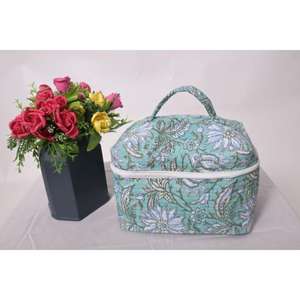 Bolsa de Almacenamiento de Cosméticos Impermeable, Portátil, Grande, con Cierre, Acolchada de Algodón Floral, Hecha a Mano, para Maquillaje y Viajes - Product Image 4