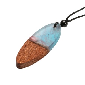 Bois artistique et résine conception Unique en gros pendentif type collier collier bijoux de mode colliers bracelet perles bijoux - Product Image 1