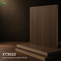 Panneau de particules MFC Jinbase XT3022 Chêne Truffe Fumé 18mm E0 4x8ft Finition de Première Qualité pour la Décoration Intérieure Moderne