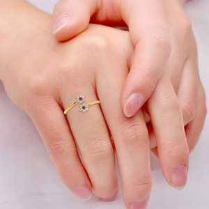 แหวนเปิดวงประดับเพชรรูปดอกไม้คู่ - Product Image 2