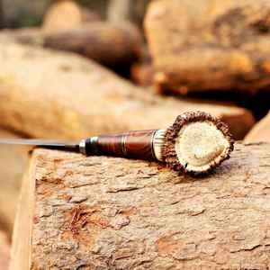 Couteaux de chasse en acier Damas faits main sur mesure de qualité supérieure avec manche en corne, finition polie, qualité industrielle, pour le camping en plein air, avec étui. - Product Image 5