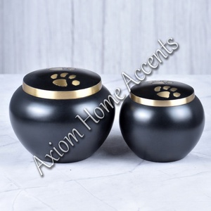 Urna de cremación para mascotas hecha a mano con diseño de huella de pata para honrar a las mascotas amadas en un memorial atemporal de Axiom Home Accents - Product Image 1