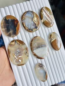 Lote Surtido de Cabujones de Ágata Trueno Natural Grado AAA, Piedras Sueltas Hechas a Mano de Ágata Trueno de Formas Mixtas para Fabricación de Joyas - Product Image 2