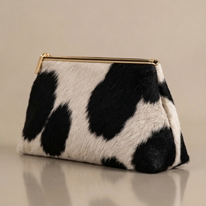 Bolso de Mano de Piel Vacuna de Lujo para Mujer, Color Negro y Blanco con Estampado de Vaca, Piel Auténtica, Cierre Dorado, Logotipo Personalizado OEM - Product Image 2