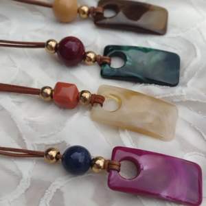 Collier en résine artistique pour collections de mode personnelle et cadeaux, trouvailles de bijoux uniques - Product Image 3