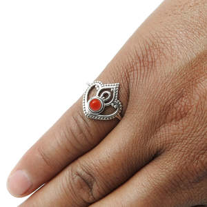 แหวนพลอยออนิกซ์สีแดงทรงกลมแท้ แหวนเงินแท้ 925 ประดับมงกุฎ สไตล์โบฮีเมียน สำหรับงานแต่งงาน งานหมั้น และงานปาร์ตี้ - Product Image 3