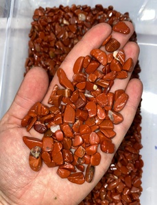 Vente en gros de copeaux de jaspe rouge naturel de petite taille en cristal non taillé pour la fabrication de bijoux pièces de copeaux d'agate de style décoration artistique - Product Image 6