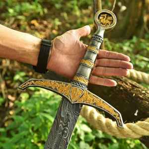 Épée viking professionnelle de haute qualité en acier Damas forgé à la main avec fourreau en bois sculpté, style guerrier nordique médiéval - Product Image 1