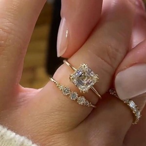 Anillo de compromiso de moissanita con corte Asscher, anillo de oro macizo de 18K con dos alianzas laterales, anillo de boda con corte marquesa, conjuntos nupciales únicos - Product Image 5