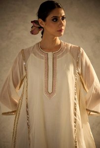 NOIIR PIGEON Ensemble Kurta et Pantalon Palazzo Rayé Brodé Or pour Femme – Tenue Décontractée Traditionnelle Indienne et Pakistanaise en Coton Coupe Ample - Product Image 4