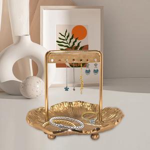 Encantador expositor de pendientes con panel de múltiples orificios, soporte para joyas, base de bandeja texturizada, organizador compacto y elegante para uso en tocador - Product Image 1