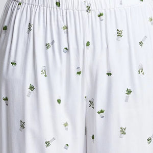 Conjunto de Pijamas de Lujo para Parejas, Transpirables, de Seda/Algodón, Manga Corta, para Hombre y Mujer, Satén Liso, con Logotipo Frontal - Product Image 3