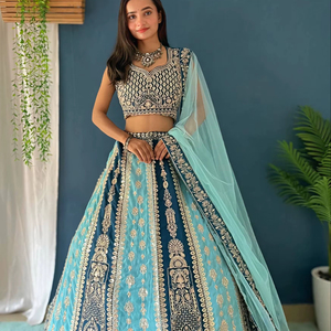 Lehenga Choli Traditionnel de Créateur en Fausse Fourrure, Protection Solaire, Extensible, pour Mariage, Diwali, Soirée, en Matériaux Recyclés - Product Image 1
