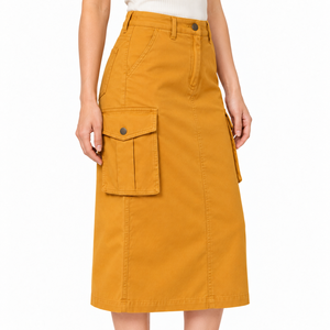Trouvez des vêtements pratiques pour tous les jours avec la jupe cargo pour femme, dotée d'un tissu résistant, de poches spacieuses et d'un design confortable. - Product Image 6