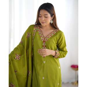 Conjunto de ropa de fiesta de diseñador para mujer, parte superior inferior y Dupatta con trabajo de bordado pesado, elegante y elegante - Product Image 4