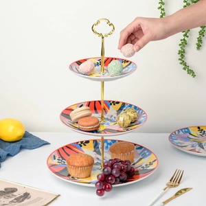 Support à dessert en céramique moderne, look élégant avec finition vernie, idéal pour la mise en scène de table contemporaine et le service de desserts, céramique élégante - Product Image 3