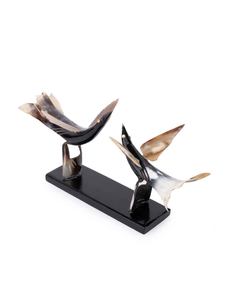 Sculpture de table en corne naturelle, paire d'oiseaux, faite à la main, avec base en bois, objet décoratif rustique pour la maison - Product Image 2