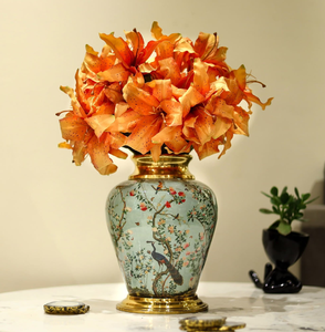 Exquisite vintage style painted metal flower vase adorned with vibrant <b>floral</b> artistry, available at wholesale prices. - Product Image 1