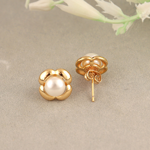 Women's 18k gold plated floral stud <b>earring</b> new style roundel white pearl luxury design small stud everyday wear fashion jewelry - Product Image 6