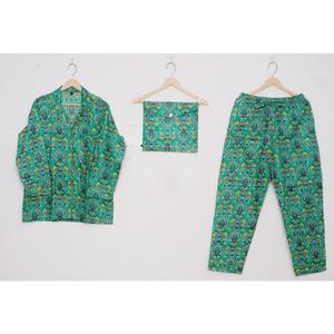 Nouvel ensemble pyjama élégant fait main en coton ultra doux pour femme, motif floral, chemise et pantalon de nuit pour l'été - Product Image 1