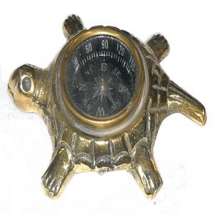 Nouveau Design Montre Boussole Lumineuse Camping à Vendre Laiton Nouveau Portable Voyage Randonnée Poche Antique Boussole En Plein Air Classique - Product Image 1