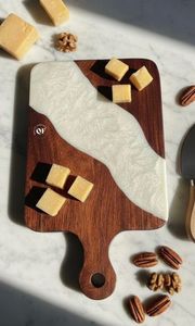 Tabla de madera ligera, ecológica y sostenible, hecha a mano, artículo de cocina moderno, accesorio de cocina elegante, tabla para servir. - Product Image 6