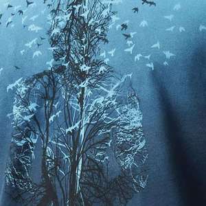 Camiseta gráfica azul con estampado de árbol para hombre, informal, de manga corta, estilo urbano, con estampado de naturaleza, de verano, transpirable, de algodón. - Product Image 3