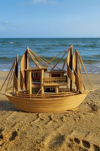 Modèle de bateau en bois décoratif, décoration côtière, bateau artisanal |   Pièce nautique artisanale pour salon, bureau, table, étagère et cadeau - Product Image 6
