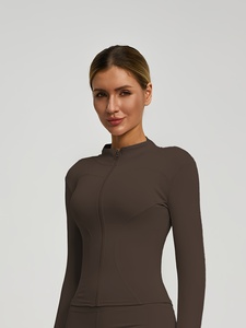 Concevez votre propre veste de yoga sur mesure respirante pour femmes grandes tailles avec logo sur le devant et tissu extensible dans quatre directions - Product Image 4