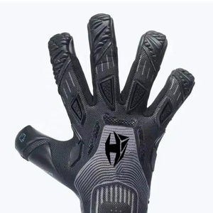 Guantes de portero de fútbol de punto negro de diseño personalizado con látex alemán en relieve, correa elástica alemana de 4 mm, corte híbrido - Product Image 4